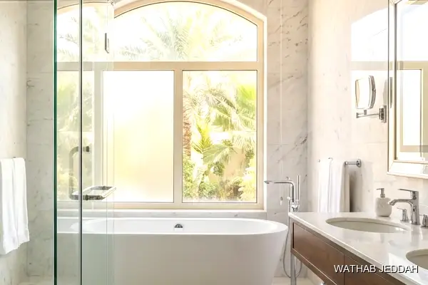 Bathroom Cleaning in Al Nazlah Al Sharqiyah, Jeddah - Wathab Jeddah Cleaning Services