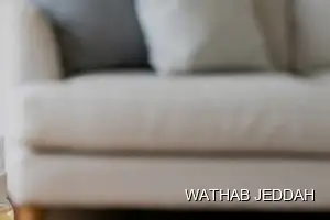 فريق وثاب جدة أثناء تنظيف السيراميك والبورسلان في حي الحمراء بجدة
