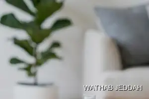فريق وثاب جدة أثناء تنظيف السيراميك والبورسلان في حي النزلة اليمانية بجدة