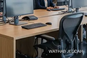 فريق وثاب جدة أثناء تنظيف شركات في حي أبحر الشمالية بجدة