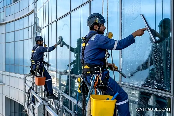 Glass Facade Cleaning in Al Faisaliyah, Jeddah - Wathab Jeddah Cleaning Services
