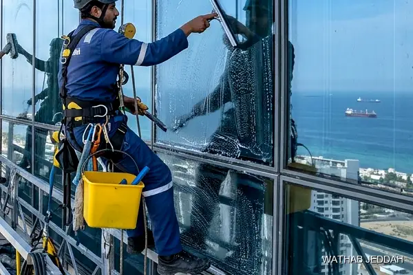 Glass Facade Cleaning in Al Marwah, Jeddah - Wathab Jeddah Cleaning Services