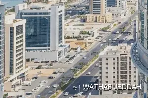 نتائج تنظيف واجهات زجاج بعد الانتهاء في حي المنتزهات بجدة