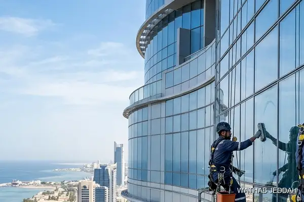 Glass Facade Cleaning in Al Sahifah, Jeddah - Wathab Jeddah Cleaning Services
