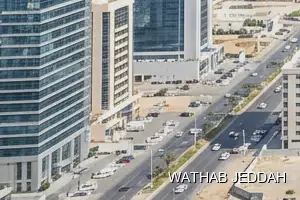 نتائج تنظيف واجهات زجاج بعد الانتهاء في حي الزمرد بجدة