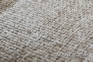 فريق وثاب جدة أثناء تنظيف كنب في حي الخليج بجدة